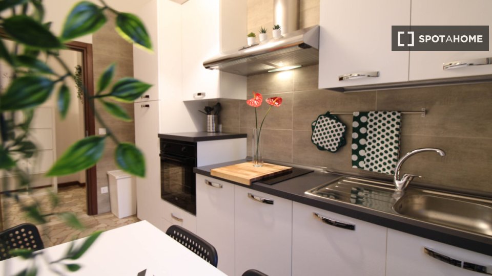 Double room Brescia, 3 beds — photo 6