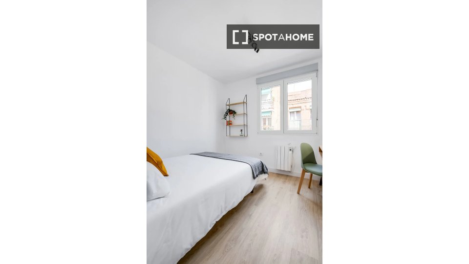 Double room Madrid, 11 beds — photo 31