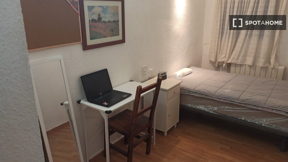Double room Valencia, 4 beds, 90m² — photo 1
