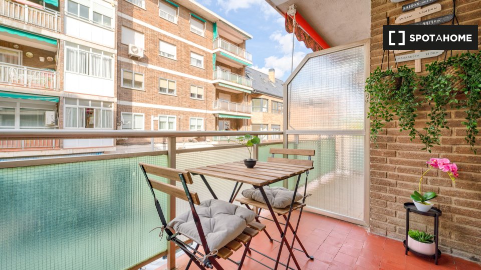 Double room Madrid, 4 beds, 50m² — photo 9