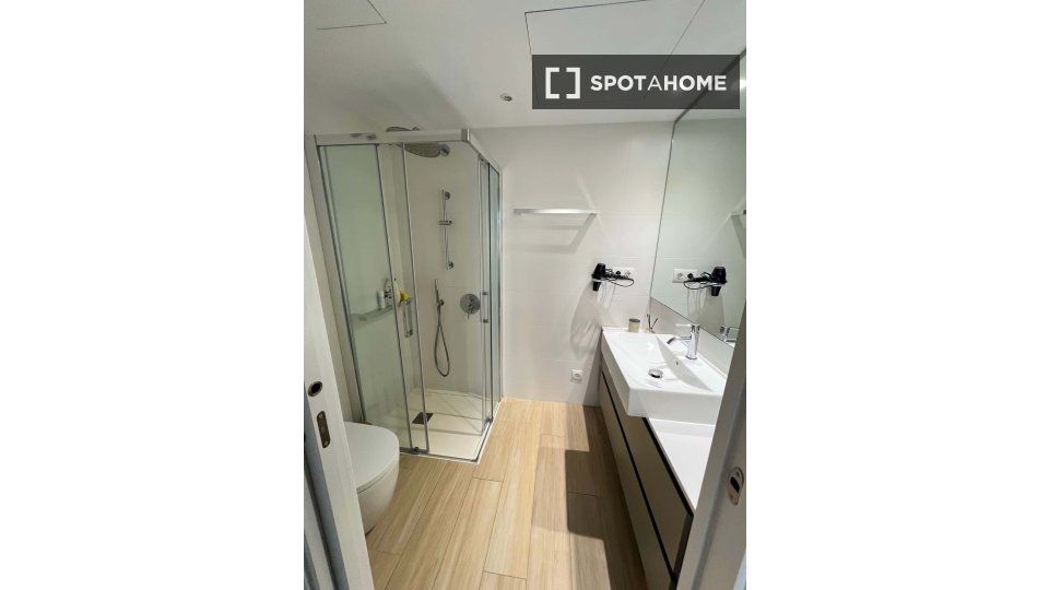 Apartment Barcelona, 1 bed, 70m² — photo 11