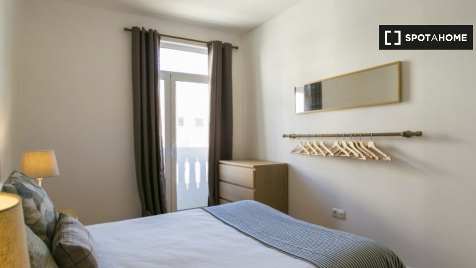 Double room Lisbon, 5 beds — photo 19