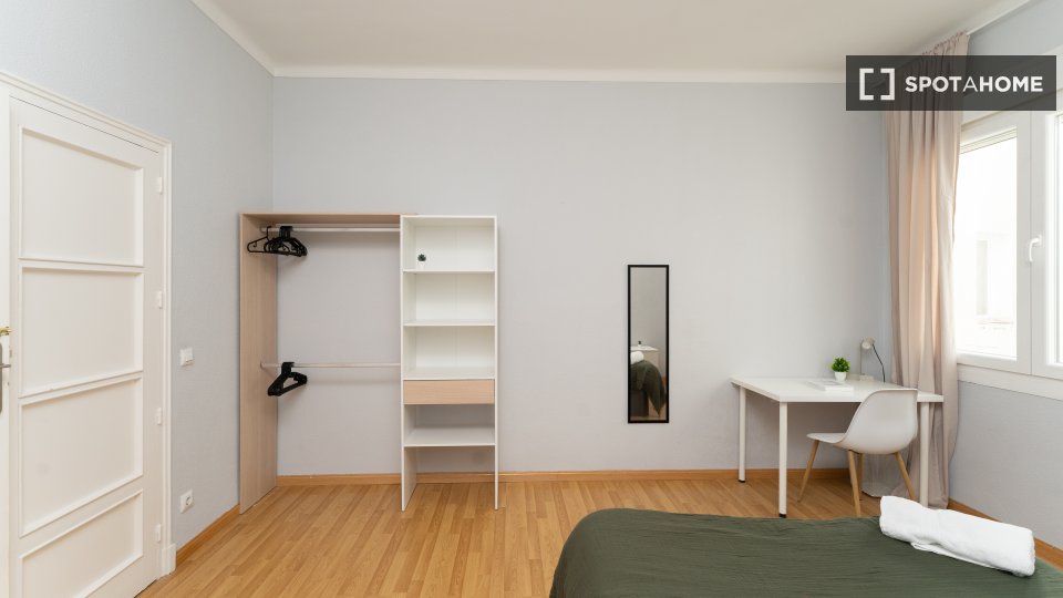 Double room Madrid, 5 beds — photo 20
