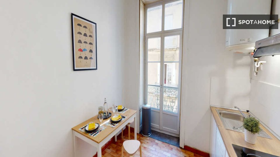 Double room Montpellier, 3 beds, 70m² — photo 5