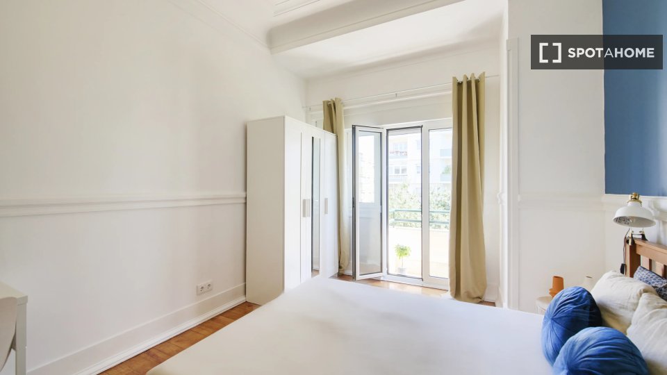 Double room Lisbon, 6 beds — photo 4