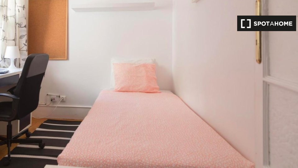 Double room Lisbon, 6 beds — photo 2