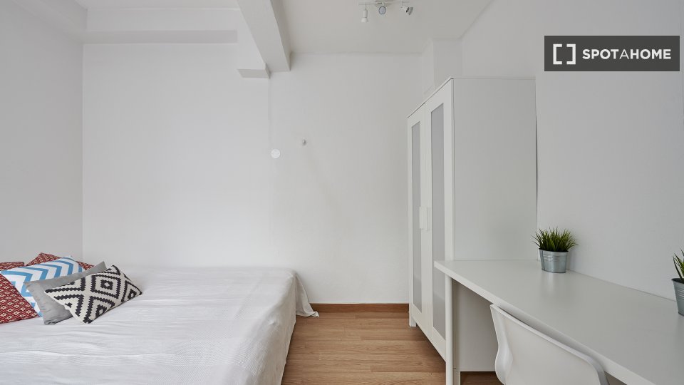 Double room Lisbon, 10 beds — photo 42