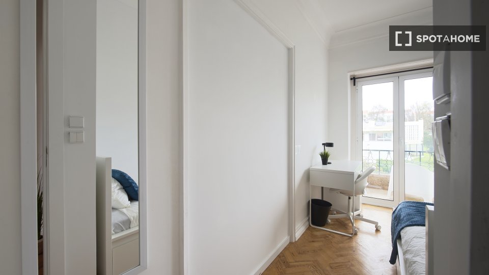 Double room Lisbon, 9 beds — photo 38