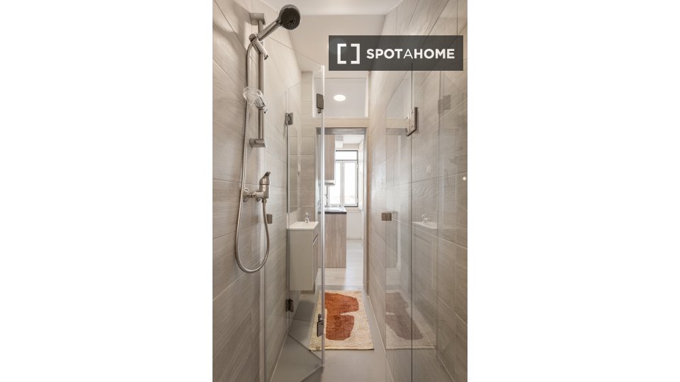 Apartment Lisbon, 1 bed — photo 11