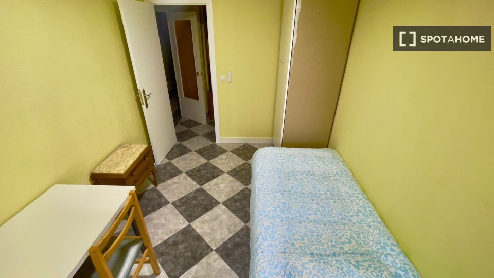 Double room Madrid, 6 beds — photo 19
