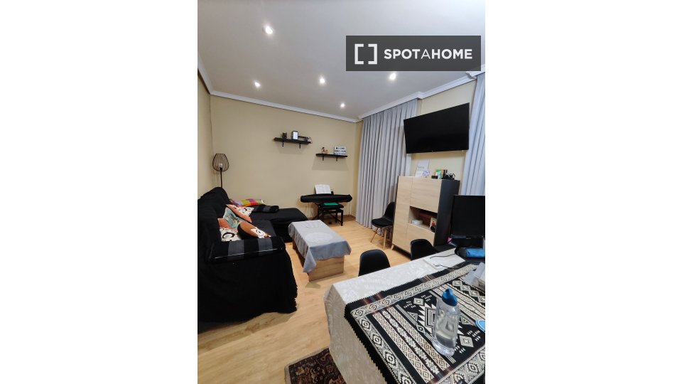 Double room Madrid, 2 beds, 60m² — photo 10