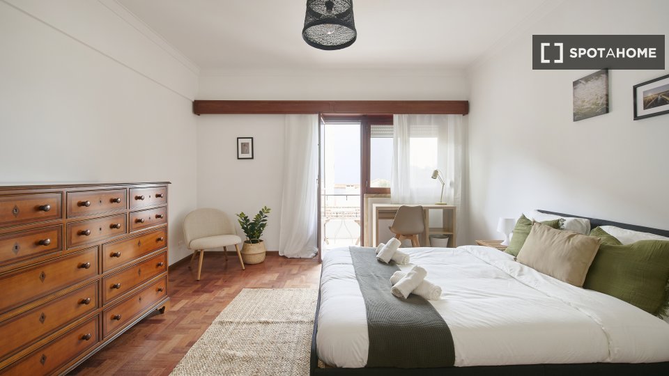 Double room Lisbon, 4 beds — photo 1
