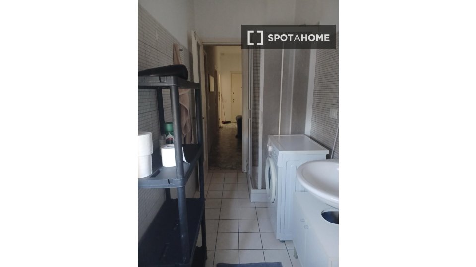Double room Milan, 2 beds — photo 24