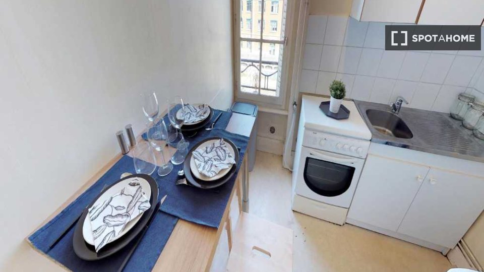 Double room Lyon, 3 beds, 70m² — photo 2