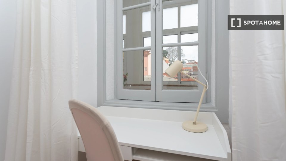 Double room Lisbon, 6 beds — photo 8