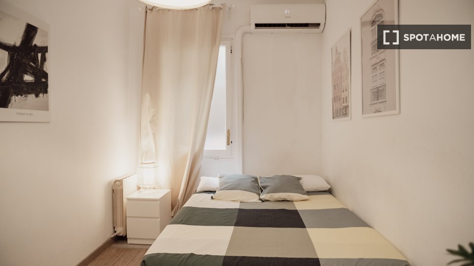 Double room Barcelona, 6 beds — photo 11