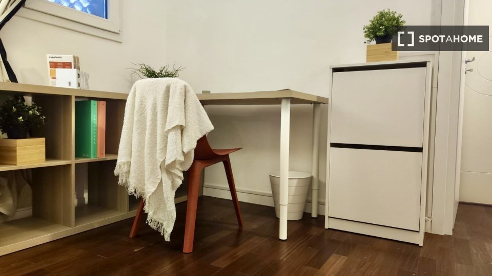Double room Bologna, 3 beds — photo 19
