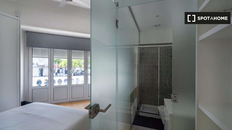 Double room Lisbon, 7 beds, 210m² — photo 1
