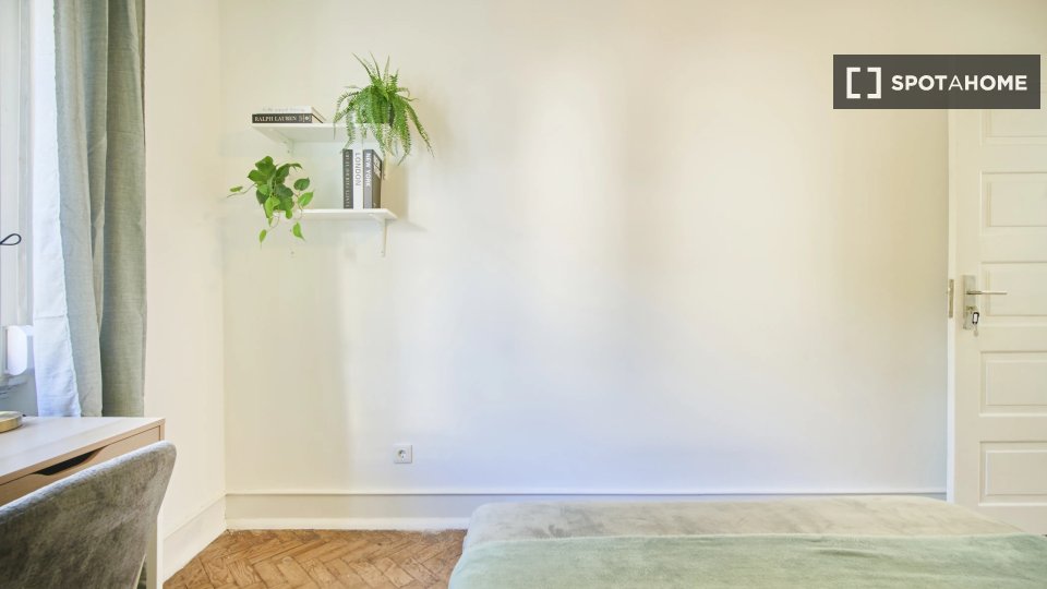 Double room Lisbon, 6 beds — photo 4