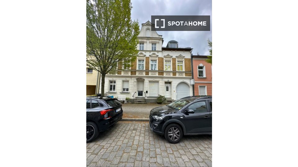 Double room Berlin, 5 beds, 85m² — photo 11