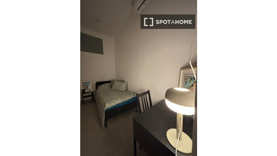 Double room Naples, 4 beds — photo 25
