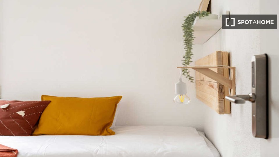 Double room Madrid, 6 beds — photo 6