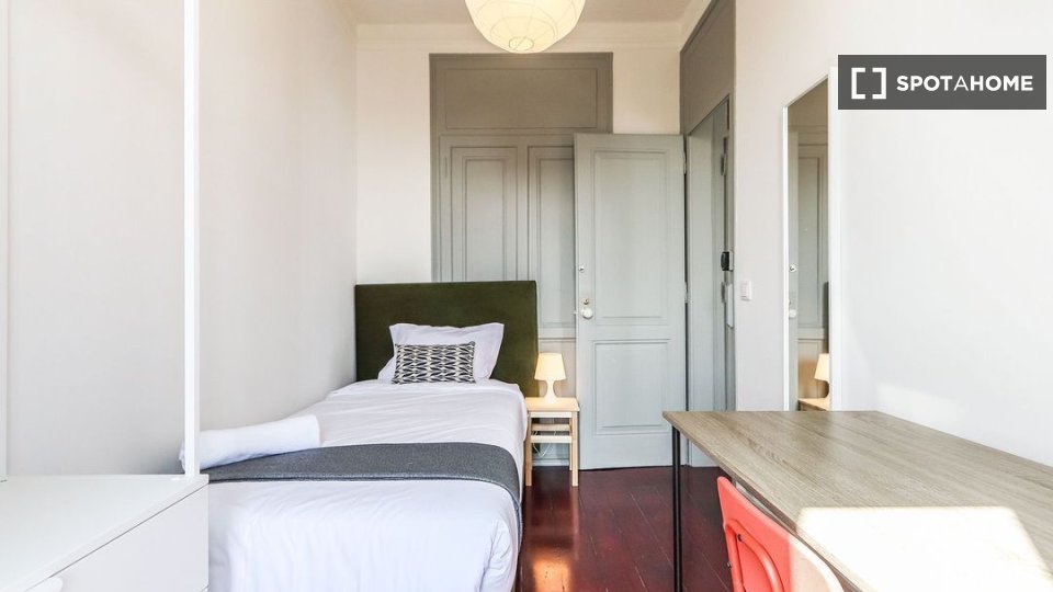 Double room Lisbon, 6 beds — photo 5