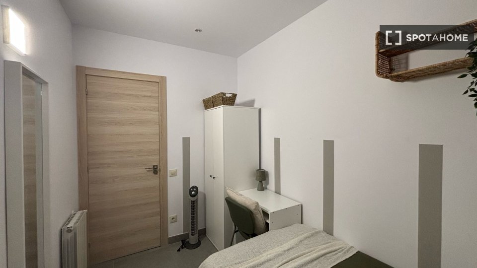 Double room Barcelona, 4 beds, 90m² — photo 19