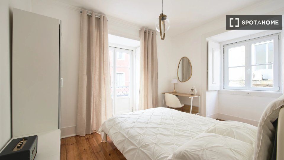 Double room Lisbon, 8 beds — photo 1