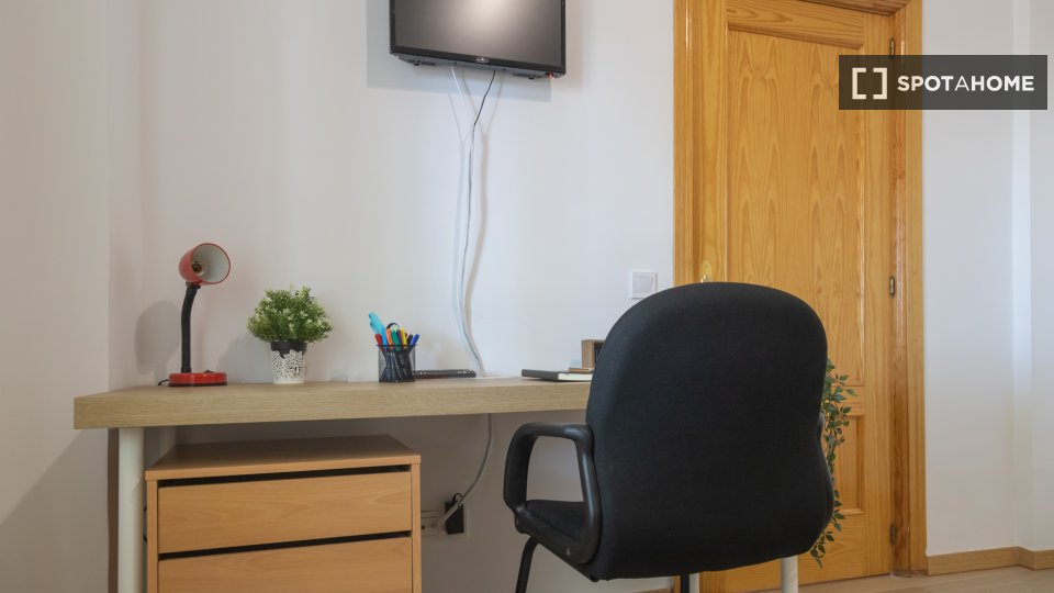 Double room Madrid, 5 beds — photo 4