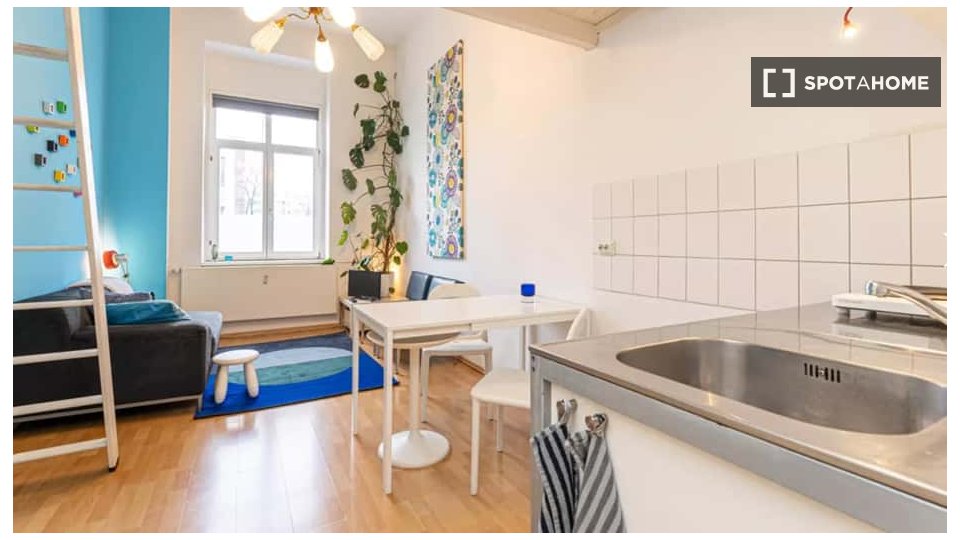 Apartment Berlin, 1 bed, 38m² — photo 1