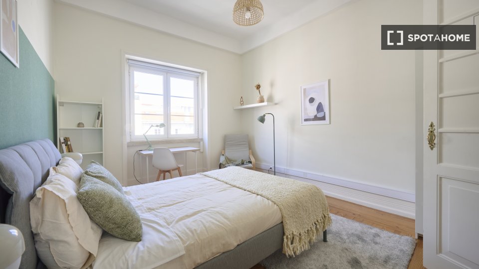 Double room Lisbon, 6 beds — photo 16