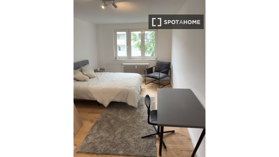 Double room Berlin, 2 beds, 52m² — photo 6