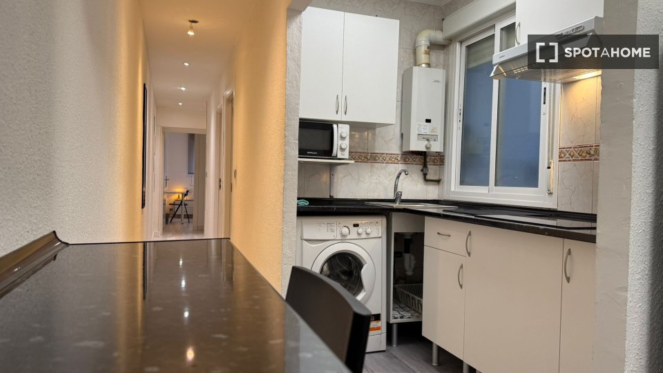 Double room Madrid, 4 beds — photo 40
