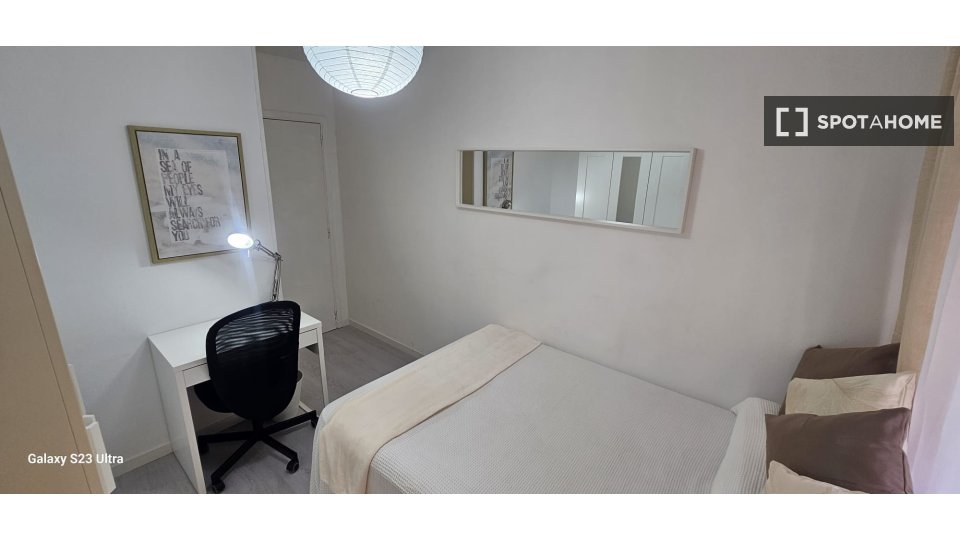 Double room Alcala_De_Henares, 5 beds, 120m² — photo 9