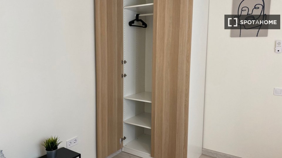 Double room Madrid, 4 beds — photo 8