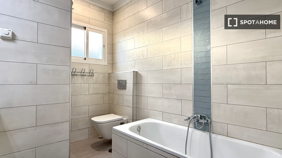 Apartment Malaga, 4 beds, 140m² — photo 10
