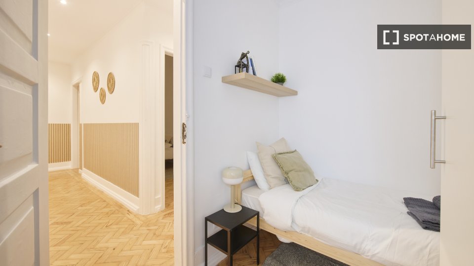 Double room Lisbon, 10 beds — photo 9