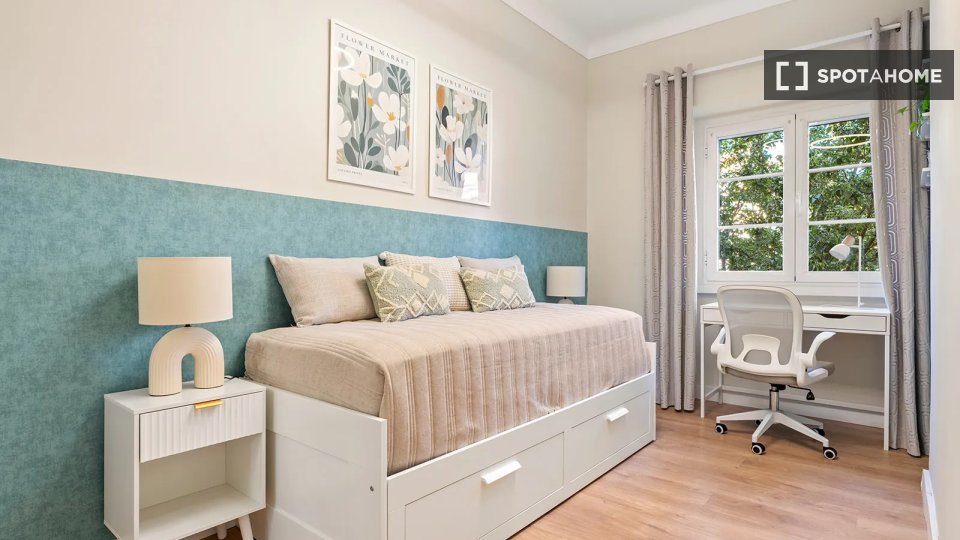 Double room Lisbon, 5 beds — photo 1