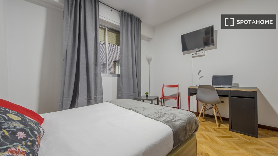 Double room Madrid, 9 beds, 220m² — photo 15
