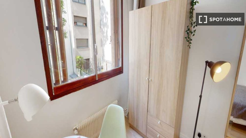 Double room Paris, 4 beds, 70m² — photo 10