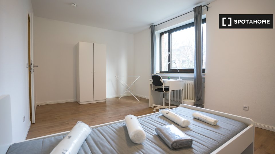 Double room Dusseldorf, 4 beds — photo 16