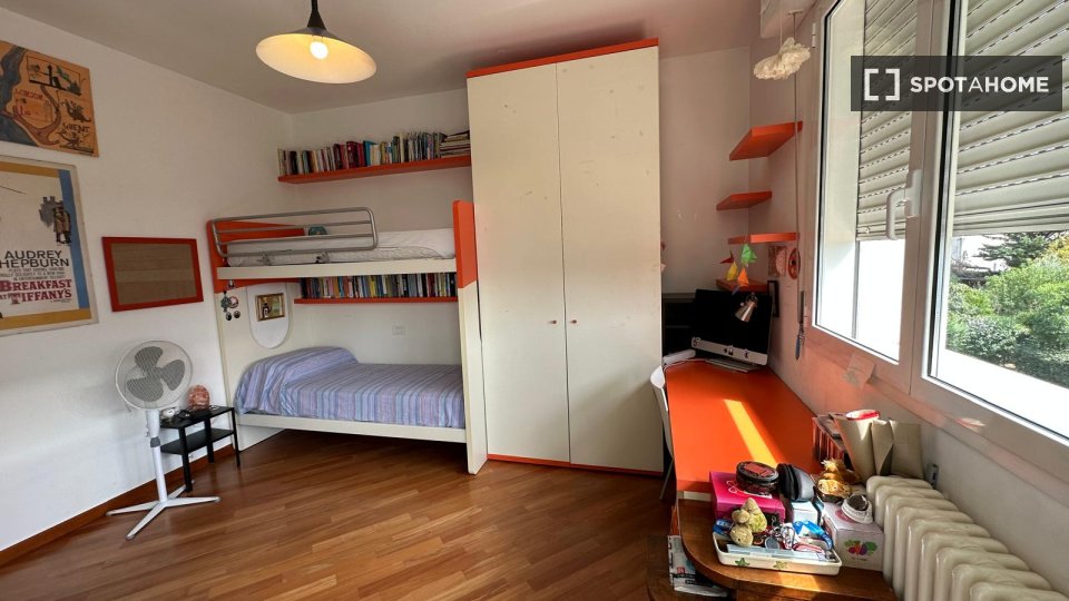 Double room Bologna, 1 bed, 16m² — photo 2