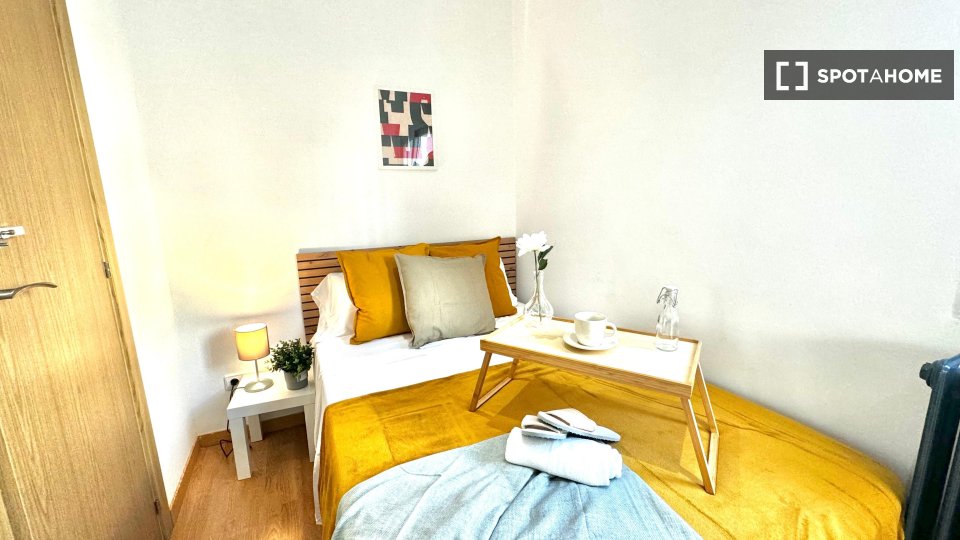 Double room Madrid, 5 beds — photo 33