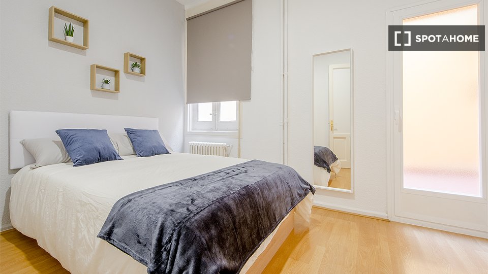 Double room Madrid, 8 beds, 200m² — photo 16