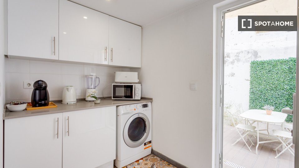Apartment Lisbon, 2 beds — photo 36
