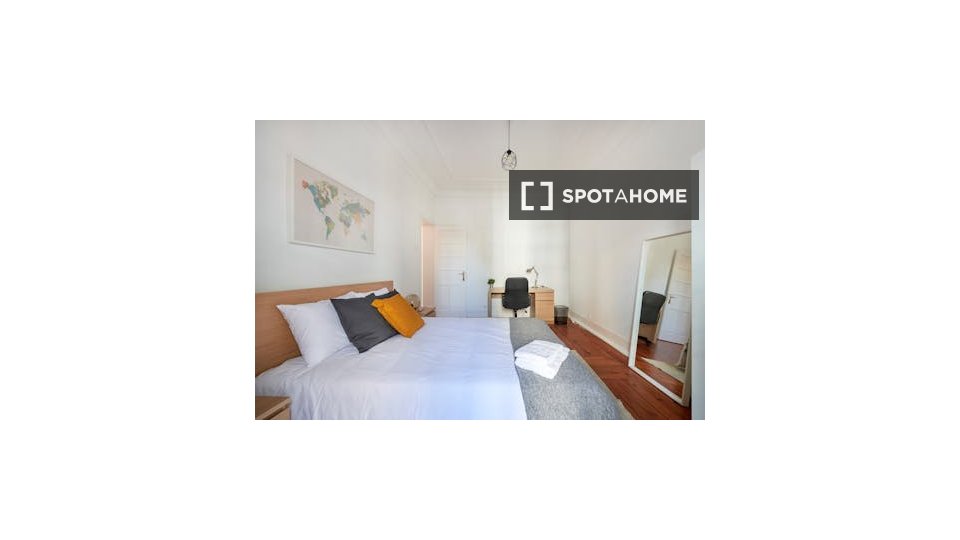 Double room Lisbon, 4 beds — photo 17