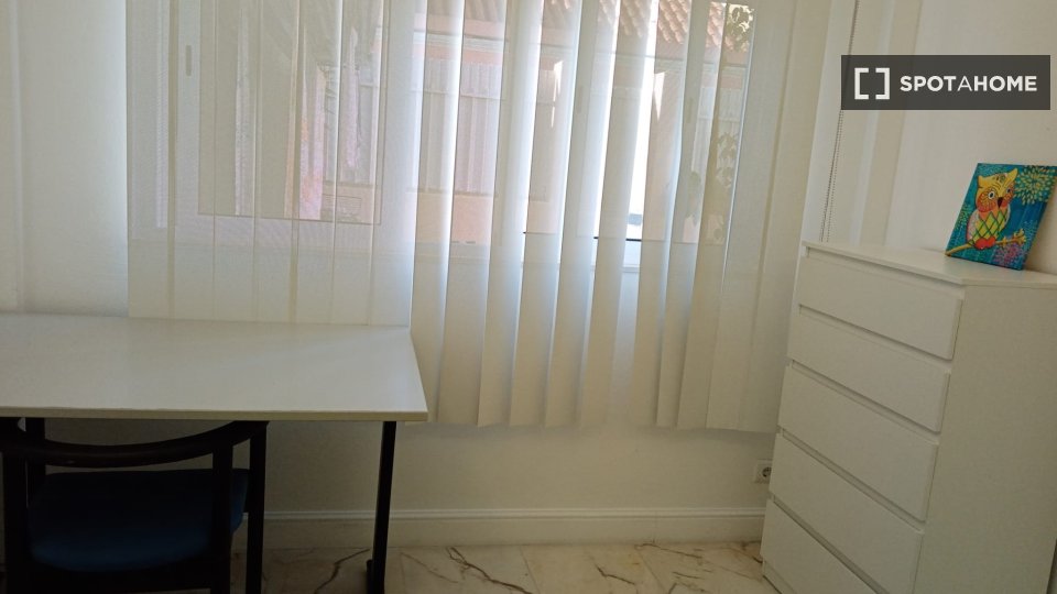 Double room Lisbon, 5 beds — photo 5