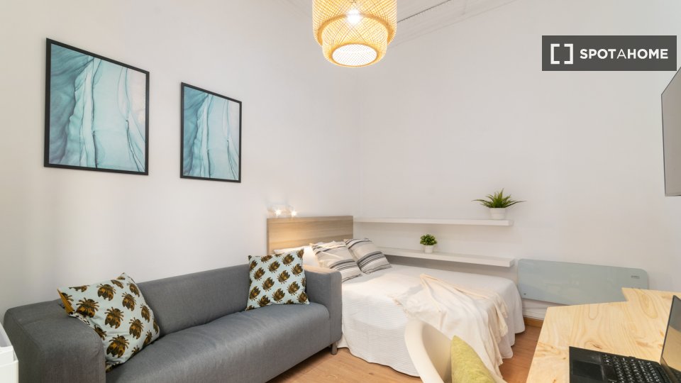 Double room Barcelona, 9 beds, 285m² — photo 16