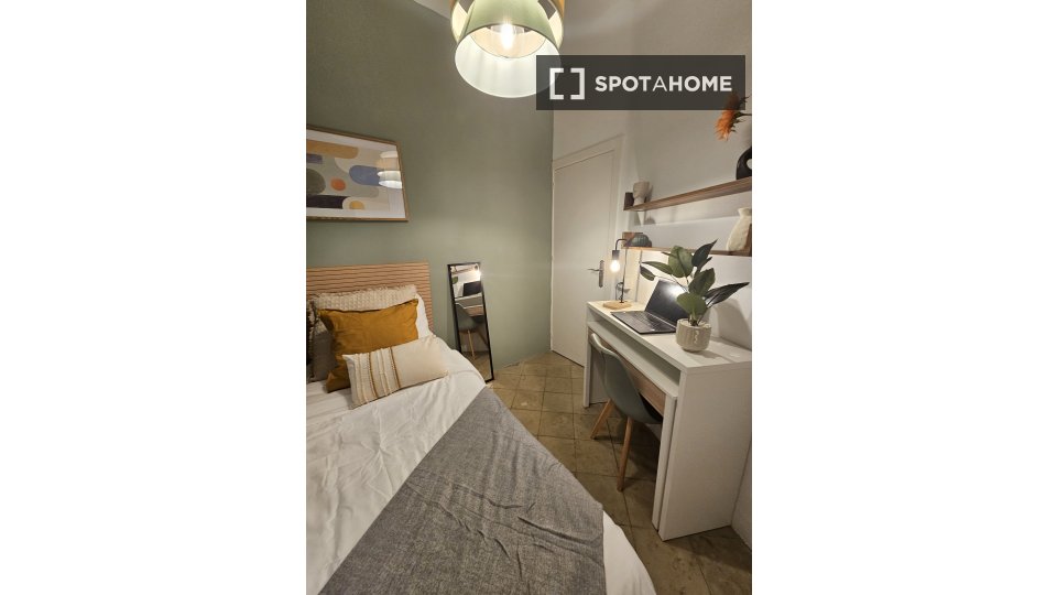 Double room Barcelona, 10 beds, 220m² — photo 5